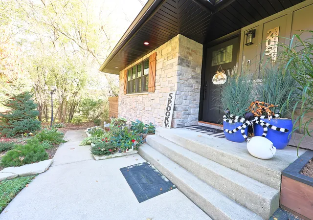 Photo 3 of Single family home for sale at 205 Coventry Ave, Spring Grove, IL 60081 | MLS# 12795841 | Listing updated on 2026-10-28