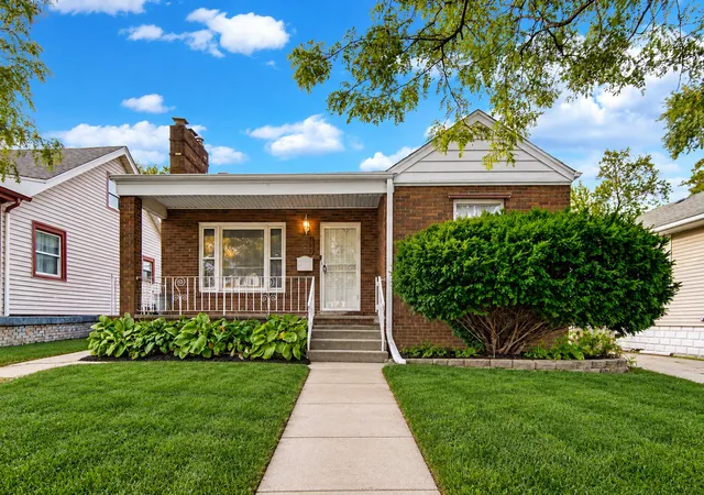 Photo 2 of Single family home for sale at 339 Warren St, Calumet City, IL 60409 | MLS# 12795842 | Listing updated on 2026-10-28