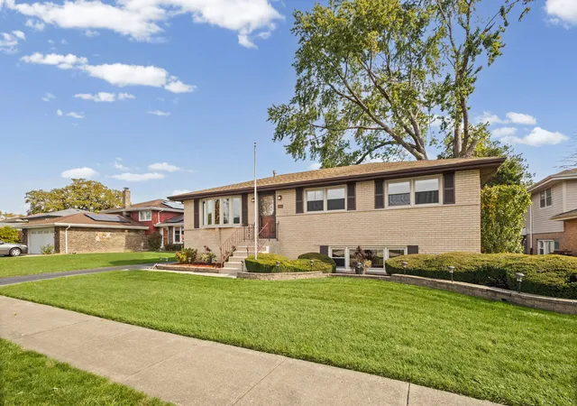 Single family home for sale at 10613 S Terry Dr, Palos Hills, IL 60465 | MLS# 12795849