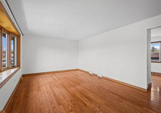 Photo 2 of Single family home for sale at 10613 S Terry Dr, Palos Hills, IL 60465 | MLS# 12795849 | Listing updated on 2026-10-29