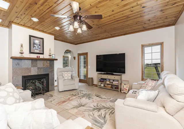 Photo 1 of Single family home for sale at 8621 E 2100 North Rd, Carlock, IL 61725 | MLS# 12795852 | Listing updated on 2026-10-28