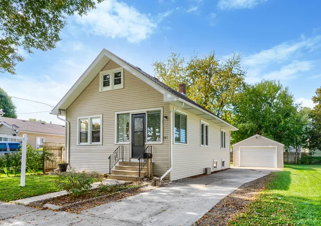 Photo 1 of Single family home for sale at 741 Hinman St, Aurora, IL 60505 | MLS# 12795857 | Listing updated on 2026-10-29