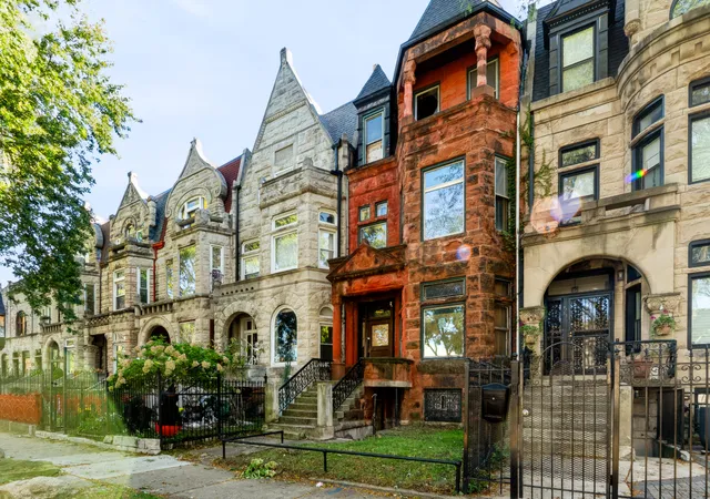 Photo 1 of Single family home for sale at 4421 S Ellis Ave, Chicago, IL 60653 | MLS# 12795862 | Listing updated on 2026-10-30