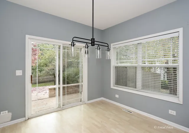 Photo 4 of Single family home for sale at 137 Center St, Crystal Lake, IL 60014 | MLS# 12795863 | Listing updated on 2026-10-30