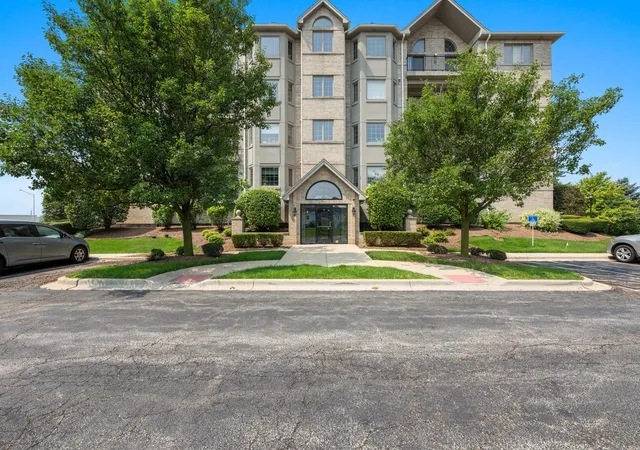 Condo for sale at 8515 Woodward Ave #303, Woodridge, IL 60517 | MLS# 12795870