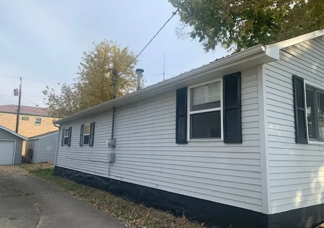 Photo 3 of Single family home for sale at 222 W Superior St, Ottawa, IL 61350 | MLS# 12795878 | Listing updated on 2026-10-28