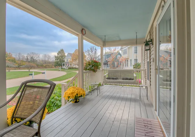 Photo 4 of Single family home for sale at 658 Indian Path Rd, Grayslake, IL 60030 | MLS# 12795890 | Listing updated on 2026-10-29