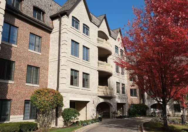 Photo 1 of Condo for sale at 1800 Amberley Ct #204, Lake Forest, IL 60045 | MLS# 12795900 | Listing updated on 2026-10-29
