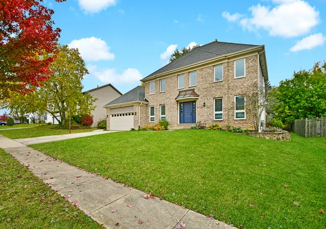 Photo 3 of Single family home for sale at 1949 Mcrae Ln, Mundelein, IL 60060 | MLS# 12795931 | Listing updated on 2026-10-29