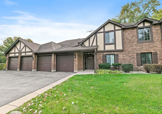 Condo for sale at 1624 Salisbury Ct #C, Wheaton, IL 60189 | MLS# 12795941