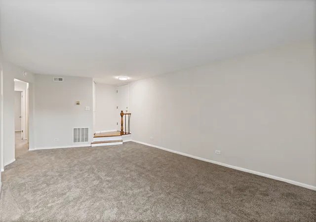 Photo 4 of Condo for sale at 1624 Salisbury Ct #C, Wheaton, IL 60189 | MLS# 12795941 | Listing updated on 2026-10-30