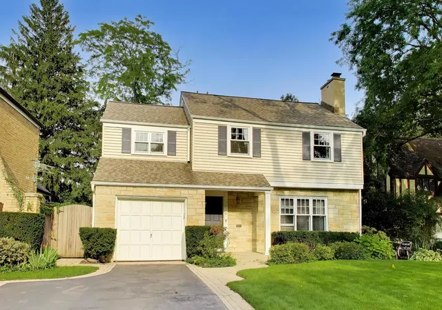Photo 1 of Single family home for sale at 1020 Pontiac Rd, Wilmette, IL 60091 | MLS# 12795942 | Listing updated on 2026-10-29