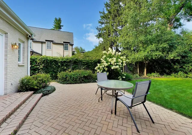 Photo 2 of Single family home for sale at 1020 Pontiac Rd, Wilmette, IL 60091 | MLS# 12795942 | Listing updated on 2026-10-29