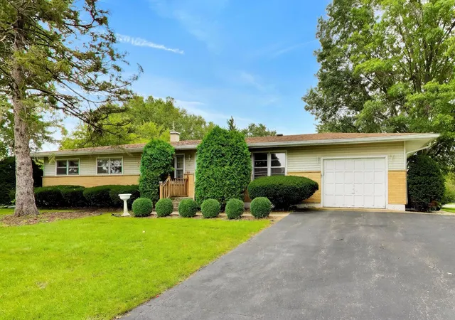 Photo 1 of Single family home for sale at 4917 Bonner Dr, Mc Henry, IL 60050 | MLS# 12795947 | Listing updated on 2026-10-28