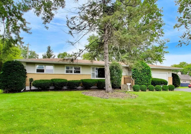 Photo 2 of Single family home for sale at 4917 Bonner Dr, Mc Henry, IL 60050 | MLS# 12795947 | Listing updated on 2026-10-28