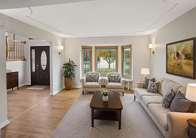 Photo 2 of Single family home for sale at 1009 Southcreek Dr, Manteno, IL 60950 | MLS# 12795962 | Listing updated on 2026-10-30
