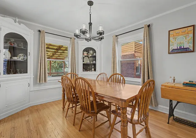Photo 4 of Single family home for sale at 5214 N Oleander Ave, Chicago, IL 60656 | MLS# 12795980 | Listing updated on 2026-10-29