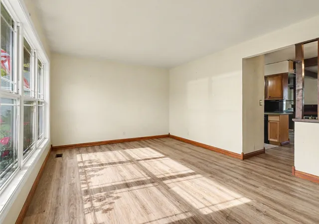 Photo 3 of Single family home for sale at 1278 Appletree Ln, Aurora, IL 60506 | MLS# 12795995 | Listing updated on 2026-10-28