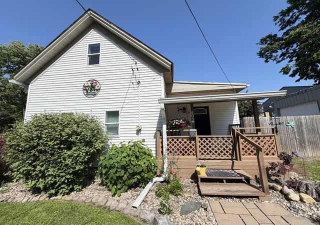Photo 2 of Single family home for sale at 803 N Morris Ave, Bloomington, IL 61701 | MLS# 12795997 | Listing updated on 2026-10-28