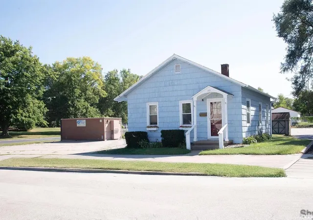 Photo 3 of Single family home for sale at 221 E 1st Avenue, Monmouth, IL 61462 | MLS# 12795999 | Listing updated on 2026-10-28