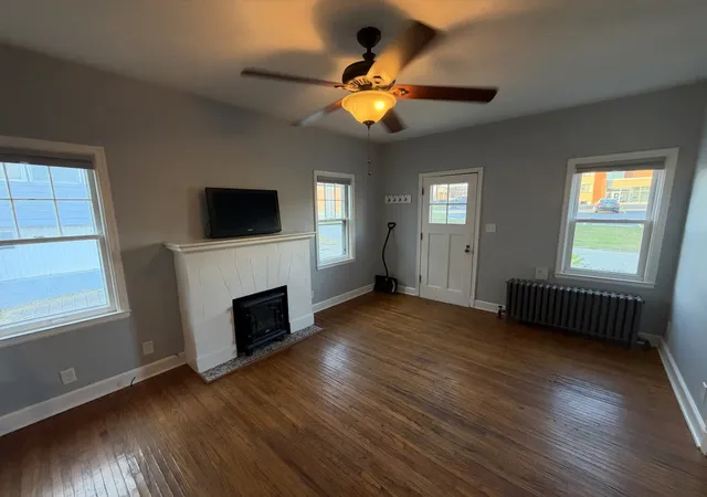 Photo 4 of Single family home for sale at 221 E 1st Avenue, Monmouth, IL 61462 | MLS# 12795999 | Listing updated on 2026-10-28