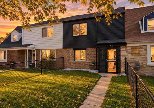 Townhouse for sale at 9513 S Merrion Ave, Chicago, IL 60617 | MLS# 12796039