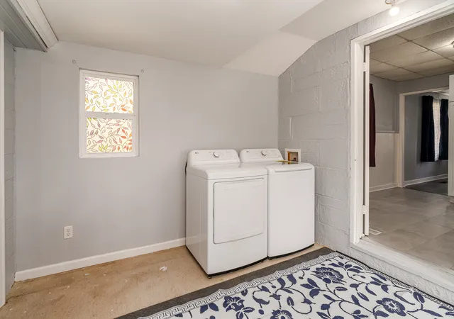 Photo 4 of Single family home for sale at 700 N Almond St, Carbondale, IL 62901 | MLS# 12796068 | Listing updated on 2026-10-28
