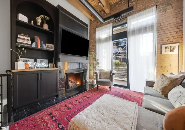 Listing Photo 1 - Condo for sale in building located at 1740 N Marshfield Ave, Chicago, IL 60622 - Unit #8