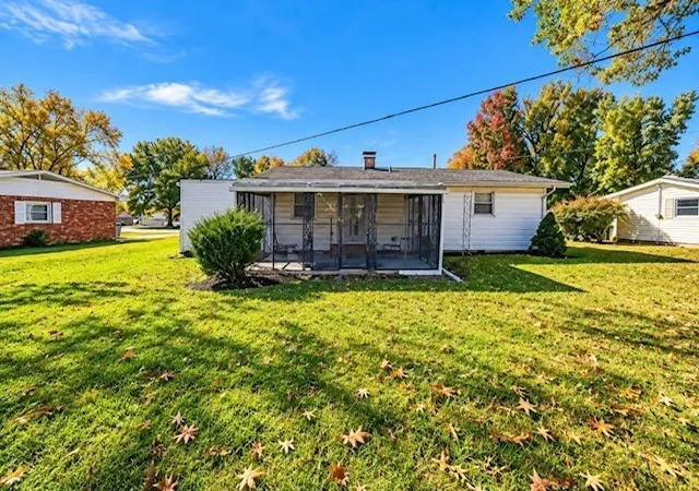 Photo 4 of Single family home for sale at 40 Cherry Dr, Mt Vernon, IL 62864 | MLS# 12796098 | Listing updated on 2026-10-29