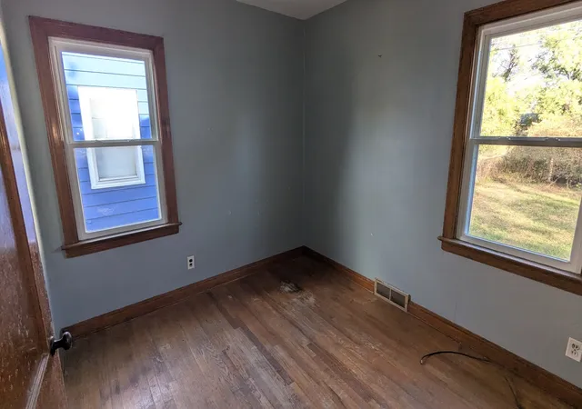 Photo 3 of Single family home for sale at 1055 23rd Avenue, Rock Island, IL 61201 | MLS# 12796103 | Listing updated on 2026-10-28