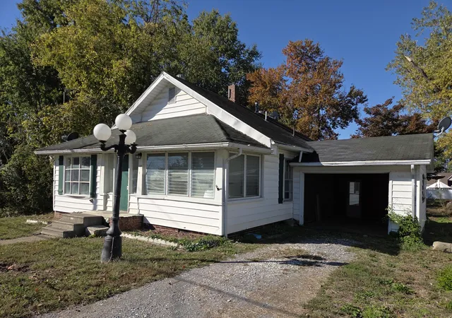 Photo 2 of Single family home for sale at 405 N Mill St, Carrier Mills, IL 62917 | MLS# 12796112 | Listing updated on 2026-10-29