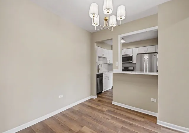 Listing Photo 4 - Condo for sale in building located at 17975 Amherst Ct, Country Club Hills, IL 60478 - Unit #203