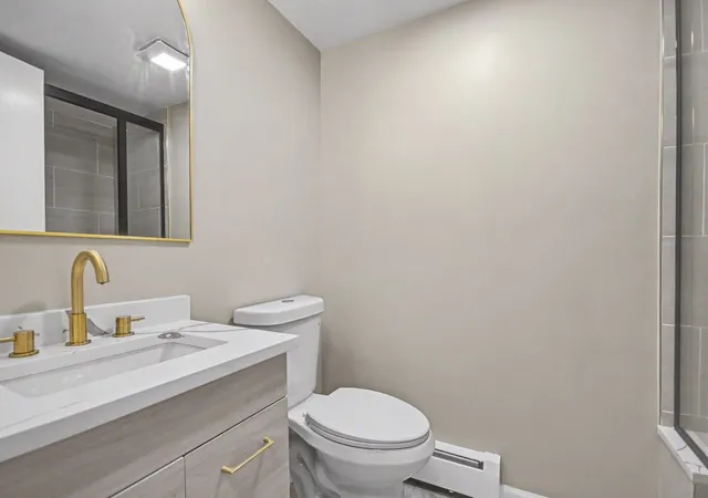Listing Photo 5 - Condo for sale in building located at 17975 Amherst Ct, Country Club Hills, IL 60478 - Unit #203
