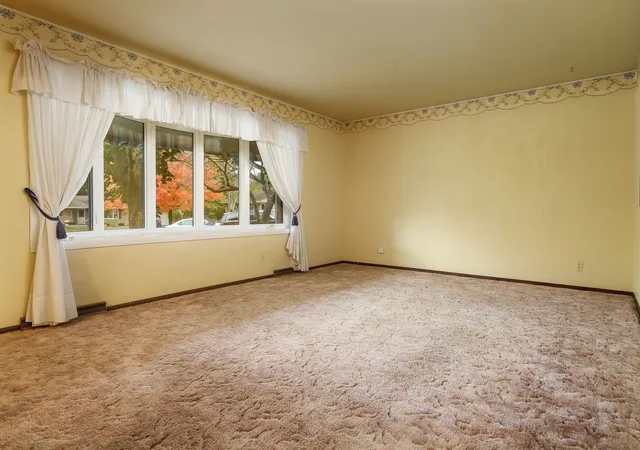 Photo 4 of Single family home for sale at 4877 E Lawn Dr, Rockford, IL 61108 | MLS# 12796132 | Listing updated on 2026-10-29