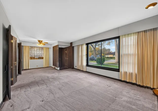 Photo 3 of Single family home for sale at 305 N Rose Ave, Park Ridge, IL 60068 | MLS# 12796134 | Listing updated on 2026-10-29