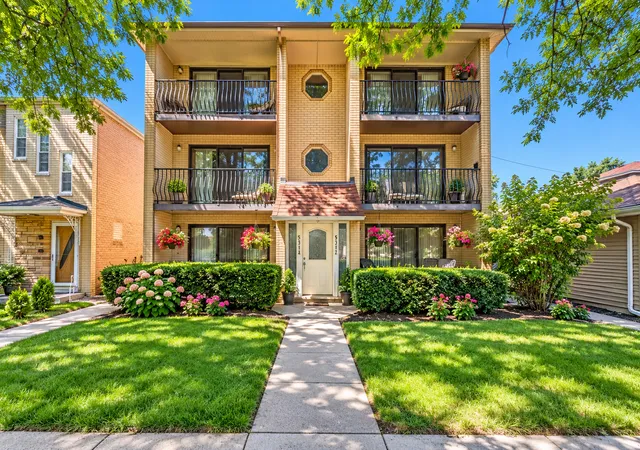 Condo for sale at 5312 W Windsor Ave #2W, Chicago, IL 60630 | MLS# 12796140