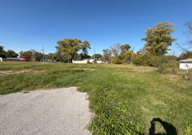Photo 3 of Single family home for sale at 2113 Poplar St, Cahokia, IL 62206 | MLS# 12796143 | Listing updated on 2026-10-28