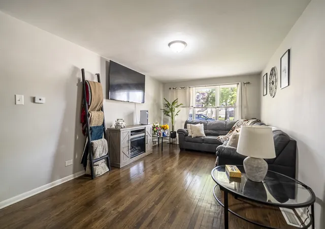 Photo 2 of Single family home for sale at 2941 Everett St, Blue Island, IL 60406 | MLS# 12796144 | Listing updated on 2026-10-29