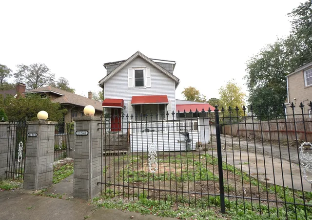 Photo 1 of Single family home for sale at 11541 S Longwood Dr, Chicago, IL 60643 | MLS# 12796147 | Listing updated on 2026-10-30