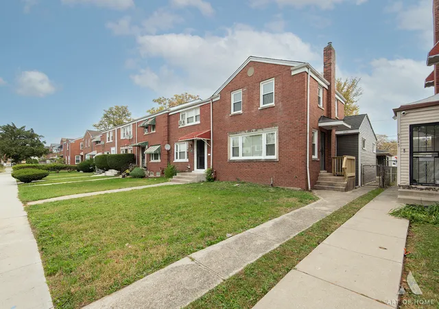 Photo 1 of Townhouse for sale at 9541 S Euclid Ave, Chicago, IL 60617 | MLS# 12796149 | Listing updated on 2026-10-29
