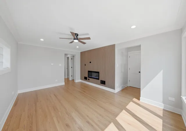 Photo 3 of Single family home for sale at 5750 S Oak Park Ave, Chicago, IL 60638 | MLS# 12796154 | Listing updated on 2026-10-29