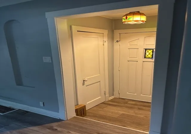 Photo 4 of Single family home for sale at 197 N Bonnie Brae Ave, Elmhurst, IL 60126 | MLS# 12796163 | Listing updated on 2026-10-28