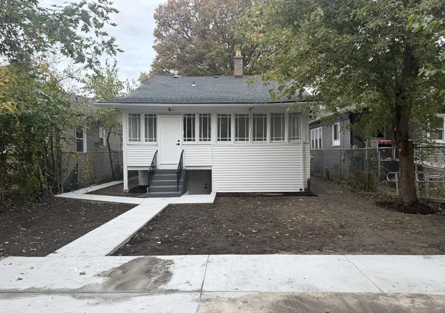 Photo 3 of Single family home for sale at 11541 S Wallace St, Chicago, IL 60628 | MLS# 12796173 | Listing updated on 2026-10-28