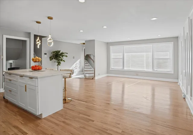 Photo 3 of Single family home for sale at 15265 Drexel Ave, South Holland, IL 60473 | MLS# 12796177 | Listing updated on 2026-10-29