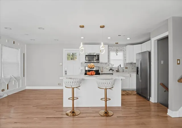Photo 4 of Single family home for sale at 15265 Drexel Ave, South Holland, IL 60473 | MLS# 12796177 | Listing updated on 2026-10-29