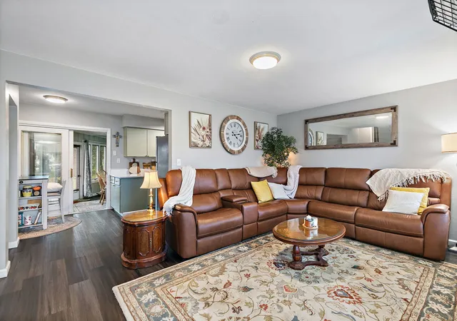 Photo 3 of Single family home for sale at 121 Wendell Pl, De Kalb, IL 60115 | MLS# 12796189 | Listing updated on 2026-10-28