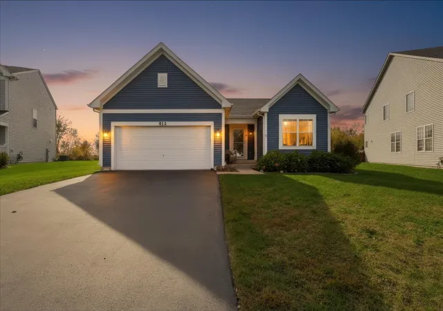 Photo 1 of Single family home for sale at 913 Freeman St, Plano, IL 60545 | MLS# 12796198 | Listing updated on 2026-10-29