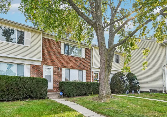 Photo 1 of Townhouse for sale at 433 Salem Sq #6, Bolingbrook, IL 60440 | MLS# 12796202 | Listing updated on 2026-10-29