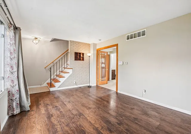 Photo 3 of Townhouse for sale at 433 Salem Sq #6, Bolingbrook, IL 60440 | MLS# 12796202 | Listing updated on 2026-10-29