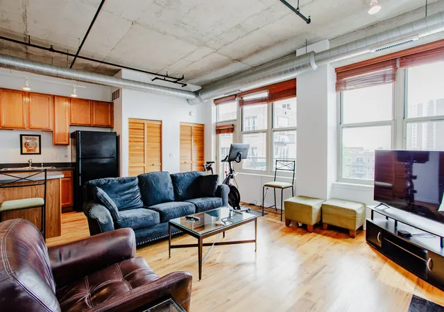 Listing Photo 1 - Condo for sale in building located at 6 S Laflin St, Chicago, IL 60607 - Unit #617